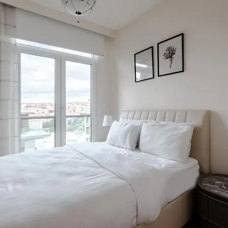 Charming Flat W Balcony 12 Min To Pera Museum * איסטמבול