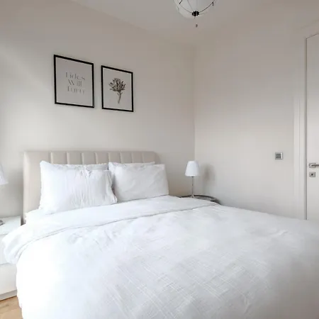 Charming Flat W Balcony 12 Min To Pera Museum דירה איסטמבול