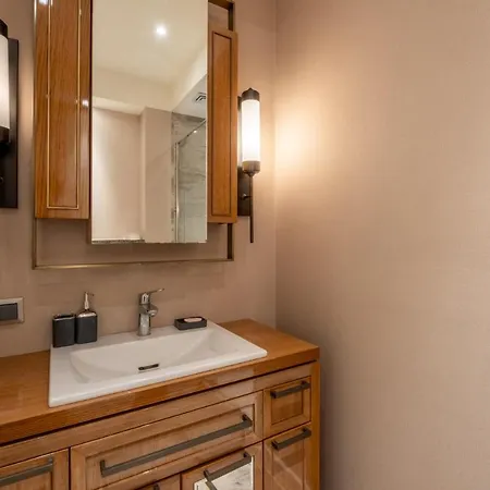 Charming Flat W Balcony 12 Min To Pera Museum Istambul