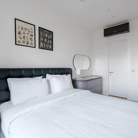 Charming Flat W Balcony 12 Min To Pera Museum * Istambul